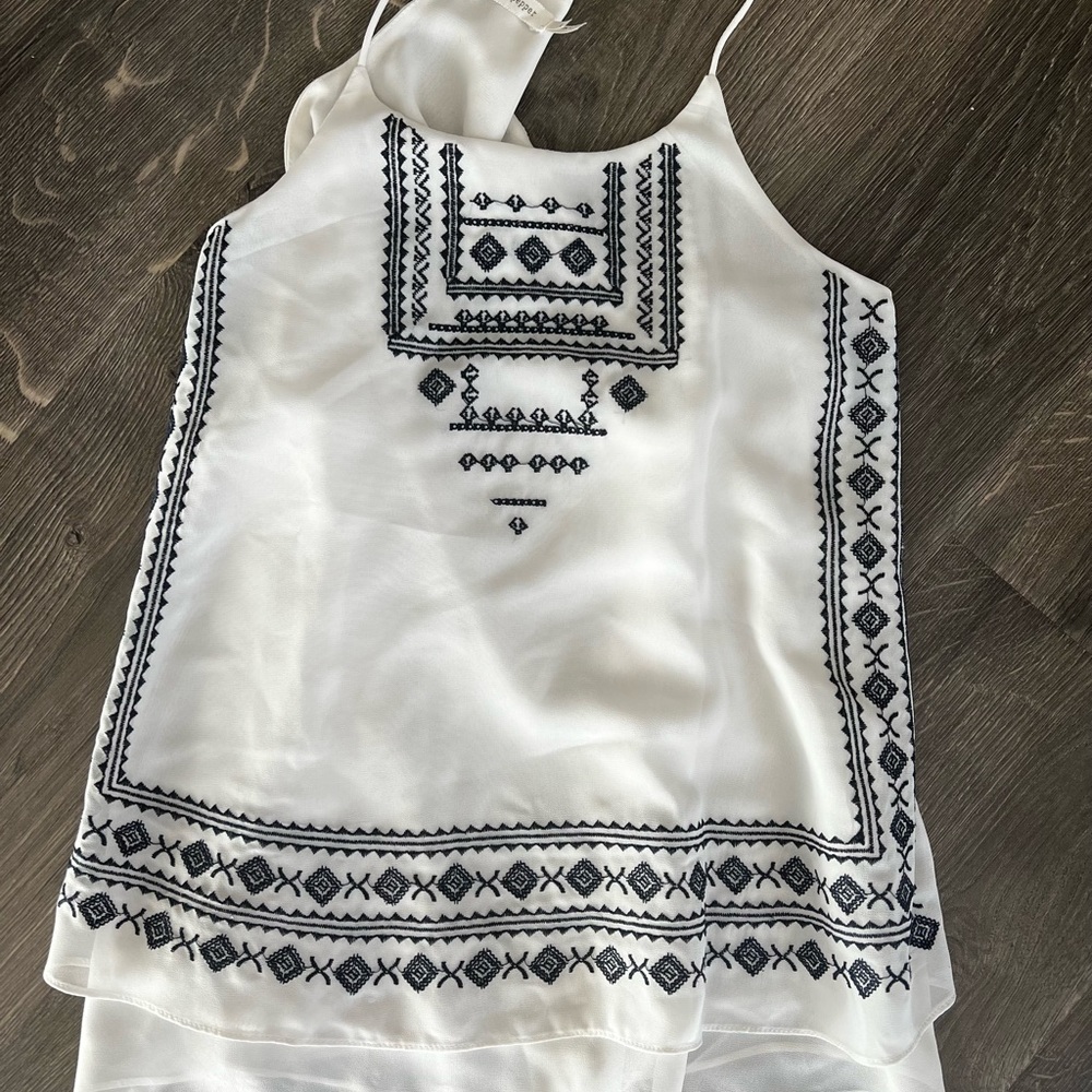 Blu Pepper White Embroidered Tank Large